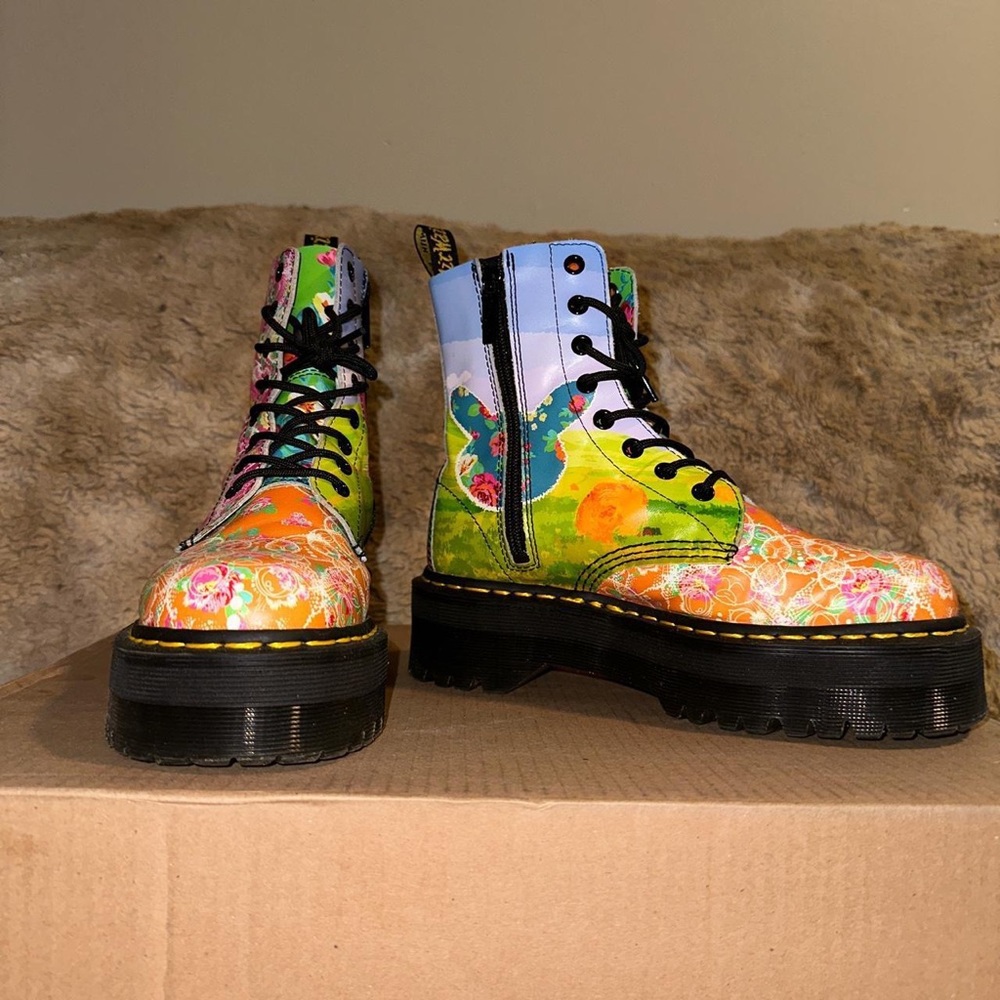 Daze Jadon Dr. Martens (RARE)